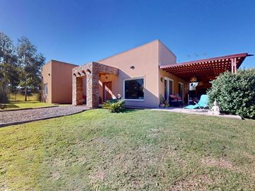 CASA A LA VENTA EN BARRIO LAS MALVINAS II