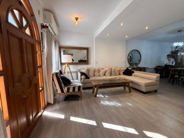 VENTA CASA 5 AMB. SAN MIGUEL PATIO PILETA COCHERA