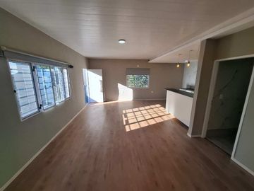 VENTA BLOQUE LOCAL + DEPTO 3 AMB A ESTRENAR J C P