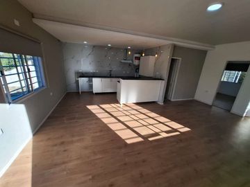 VENTA BLOQUE LOCAL + DEPTO 3 AMB A ESTRENAR J C P