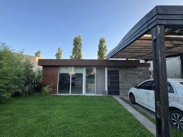VENTA CASA EN BARRIO CERRADO LOGARITMO