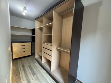 VENTA CASA EN BARRIO CERRADO LOGARITMO