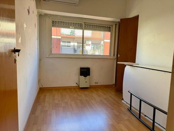 Venta depto. 3 ambs. Semipiso. Balcon. Lanusita