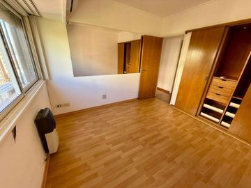Venta depto. 3 ambs. Semipiso. Balcon. Lanusita