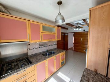 Venta depto. 3 ambs. Semipiso. Balcon. Lanusita
