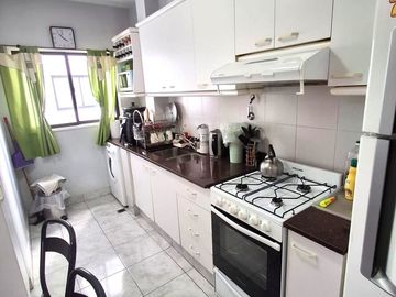 PERMUTA / 4 AMB C/BALCON + COCHERA C/2 BAÑOS LUMIN
