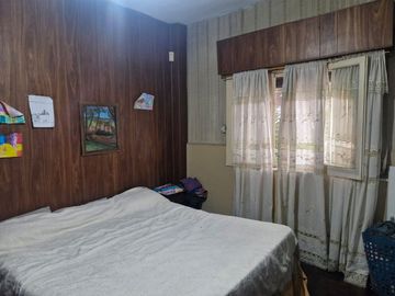 VENTA CASA TIPO CHALET, QUINCHO, PILETA Y GARAGE