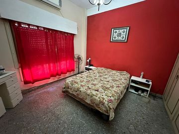 VENTA PH 4 ambientes en PB al frente con cochera