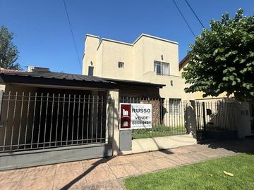 HERMOSA CASA 4 AMBIENTES C/ PISCINA EN HURLINGHAM