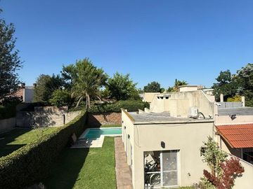 HERMOSA CASA 4 AMBIENTES C/ PISCINA EN HURLINGHAM