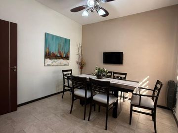 HERMOSA CASA 4 AMBIENTES C/ PISCINA EN HURLINGHAM