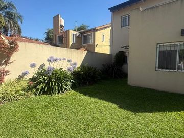HERMOSA CASA 4 AMBIENTES C/ PISCINA EN HURLINGHAM