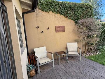 HERMOSA CASA 4 AMBIENTES C/ PISCINA EN HURLINGHAM