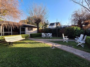 Venta CASA 4 amb QUINCHO COCHERA Hurlingham PERMUT