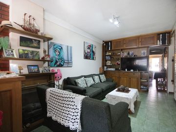 Venta CASA 4 amb QUINCHO COCHERA Hurlingham PERMUT