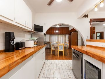 VENTA DE CASA EN HURLINGHAM CON PILETA Y GARAGE