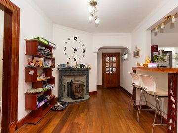 VENTA DE CASA EN HURLINGHAM CON PILETA Y GARAGE