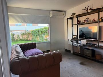 CASA 3 AMBIENTES EN VENTA CON JARDIN SIN EXPENSAS