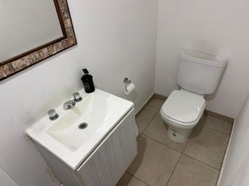 CASA 3 AMBIENTES EN VENTA CON JARDIN SIN EXPENSAS