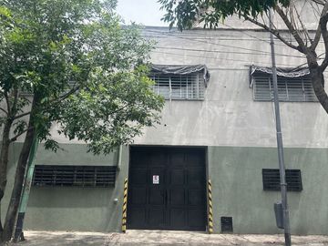 VENTA DEPOSITO GAPON BARRACAS SALIDA A DOS CALLES