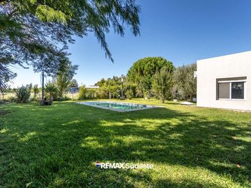 Hermosa casa con pileta