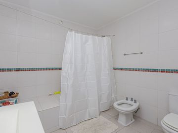 VENTA CASA 5 AMBIENTES EN PADUA APTA CREDITO