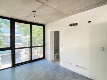 Monoambiente en venta con balcón y baulera Palermo