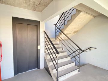 Monoambiente en venta con balcón y baulera Palermo