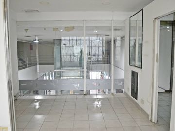 VENTA DEPOSITO EN GALERIA MICROCENTRO