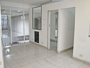 VENTA DEPOSITO EN GALERIA MICROCENTRO