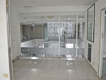 VENTA DEPOSITO EN GALERIA MICROCENTRO