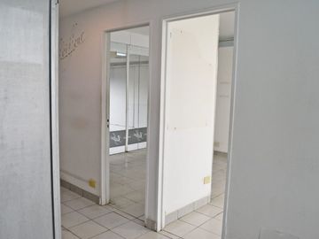 VENTA DEPOSITO EN GALERIA MICROCENTRO
