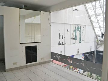 VENTA DEPOSITO EN GALERIA MICROCENTRO