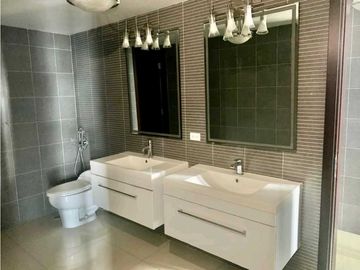 Venta de Penthouse en Top Tower, Costa del Este. Cod-J269