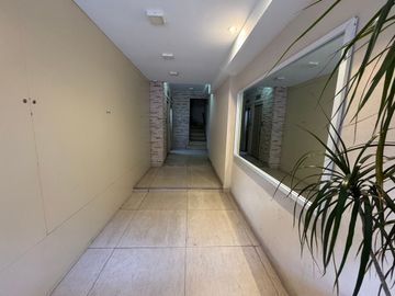 VENTA Dpto 2 amb + dpcia con BALCON y COCHERA