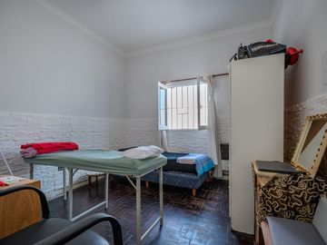 Venta Casa 3 ambientes con cochera y pileta