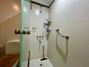VENTA DEPARTAMENTO 5 AMBIENTES FLORES
