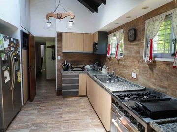 VENTA CASA 5 AMB  PILETA MANUEL ALBERTI PILAR
