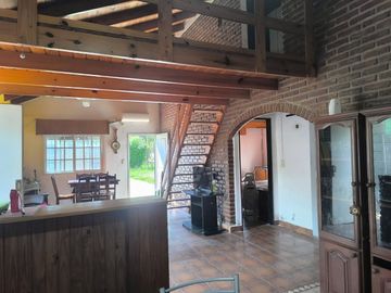 VENTA CASA DEL VISO PILETA