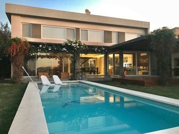 CASA VENTA 5 AMB EL CANTON PUERTO ESCOBAR LAGUNA