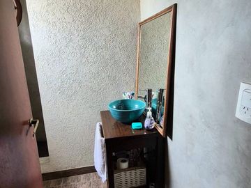 VENTA CASA 5 AMB. CON PILETA V. BALLESTER