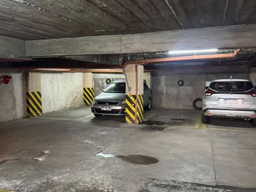 VENTA COCHERA CÉNTRICA EXCELENTE INVERSIÓN