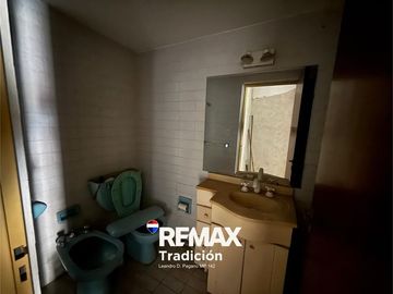 Casa 5 dorm. en venta – Resistencia – Patio amplio