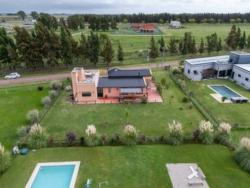 CASA EN VENTA 3 AMBIENTES FINCAS SPORTING