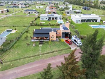 CASA EN VENTA 3 AMBIENTES FINCAS SPORTING