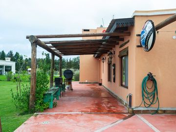 CASA EN VENTA 3 AMBIENTES FINCAS SPORTING