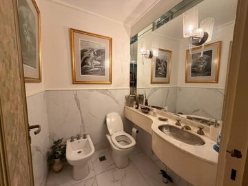 Venta departamento de categoría Recoleta