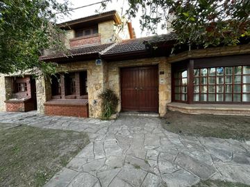 CASA 4 DORMITORIOS EN VENTA, DOLORES TIPO CHALET