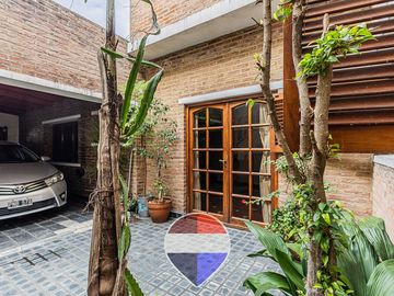 CASA EN VENTA LA PLATA