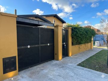 VENTA CASA 3 AMBIENTES EN DON TORCUATO CON QUINCHO